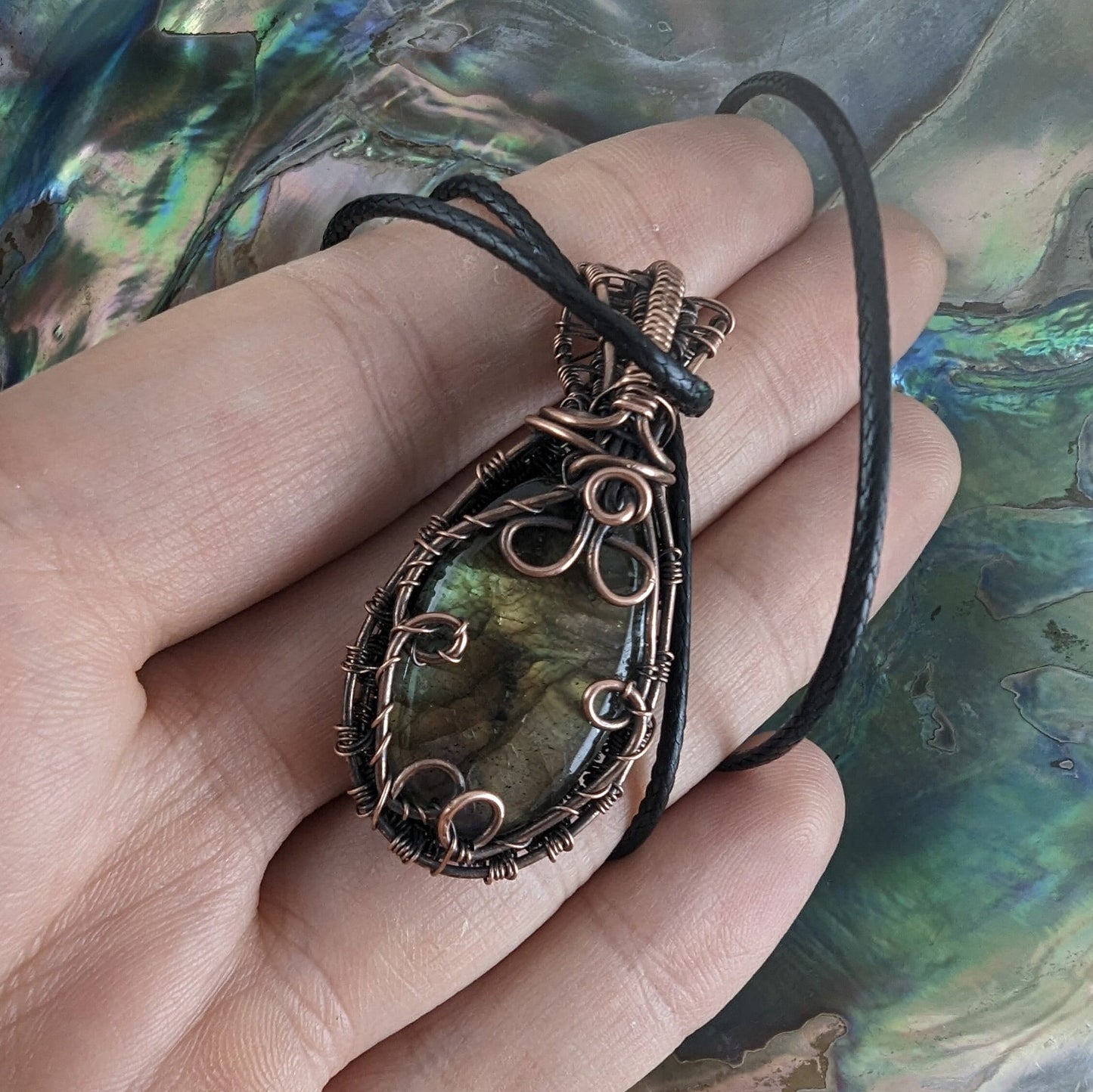 Gothic heady Labradorite pendant - copper wire wrapped